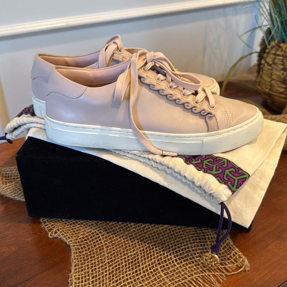 TORY BURCH RUFFLE SNEAKER Pink Leather Size 7.5 - Picture 4 of 10